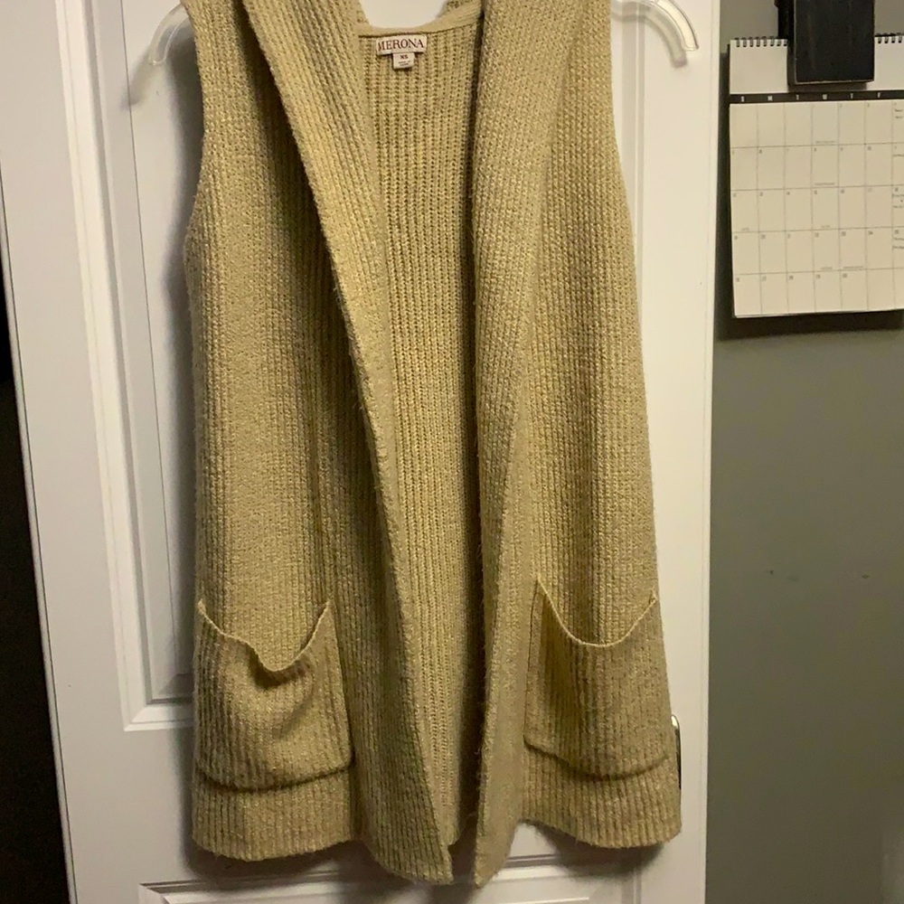 Sweater vest